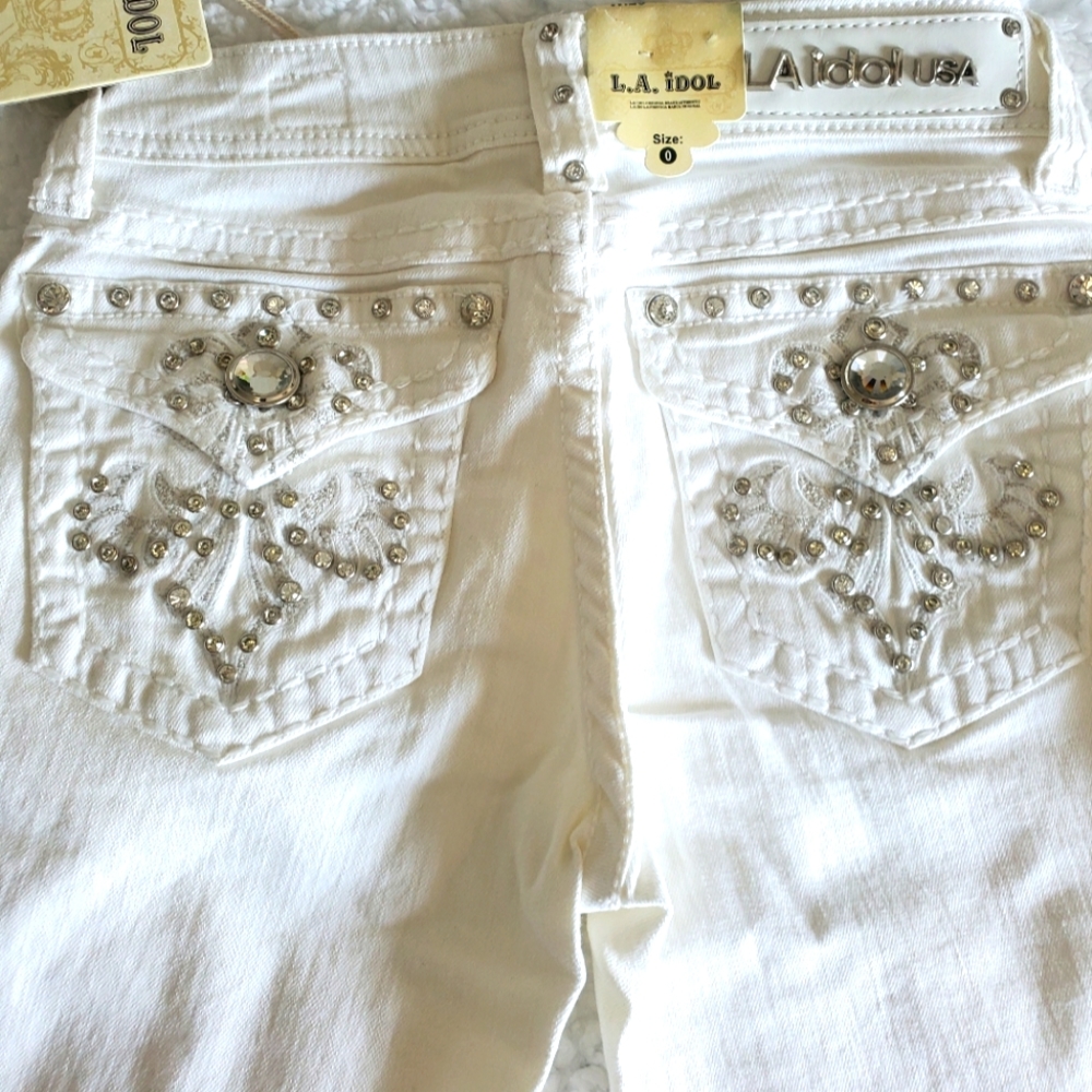 NWT LA IDOL WHITE EMBELLESHED BOOTCUT JEANS SIZE 0